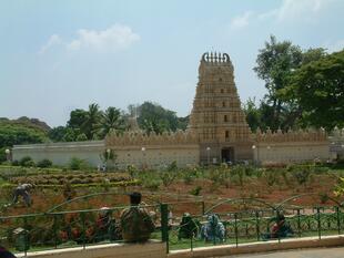 Mysore 3-14-05 109