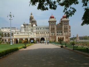 Mysore 3-14-05 135